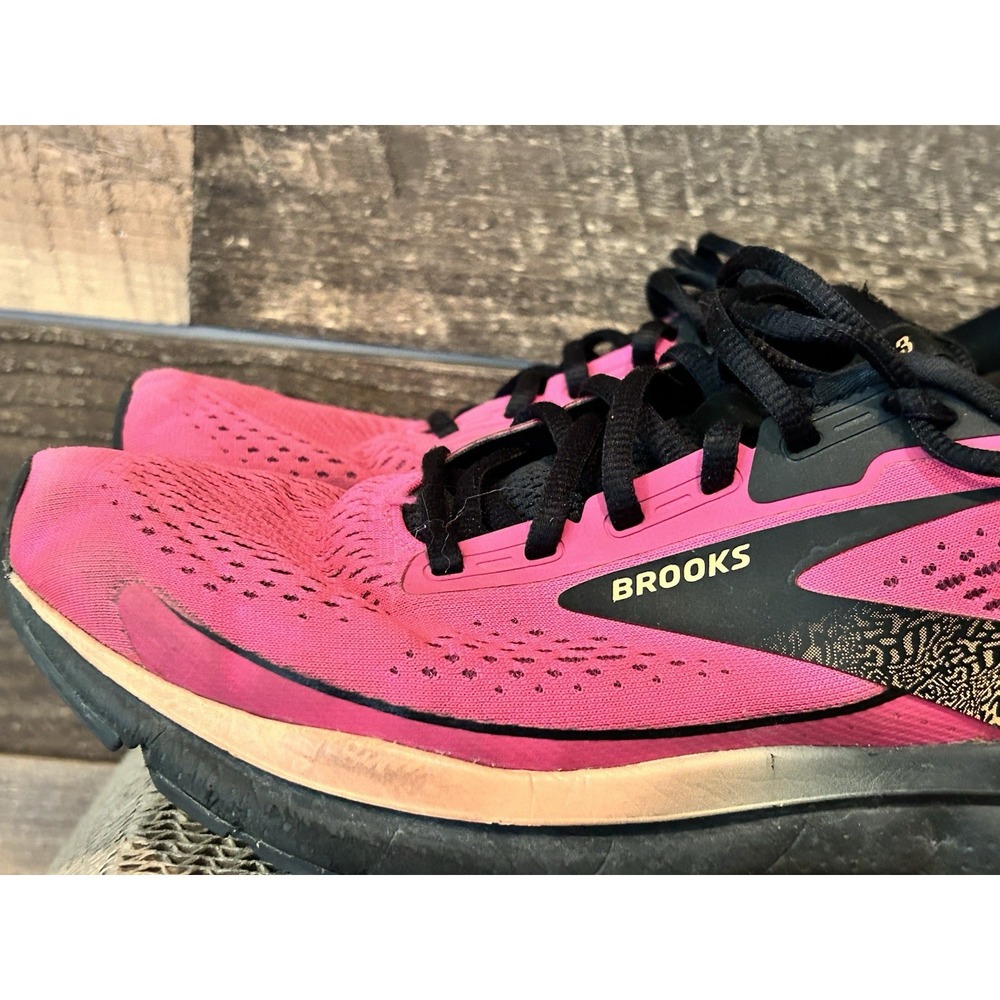 Brooks Hot Pink and Black Running Shoes - Picture 4 of 8